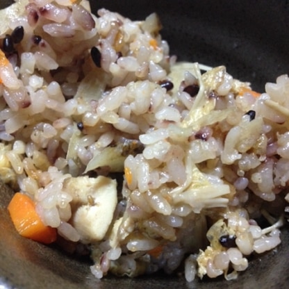 雑穀米を使って炊きました。
優しいお味で、次の日もしっかり楽しめました